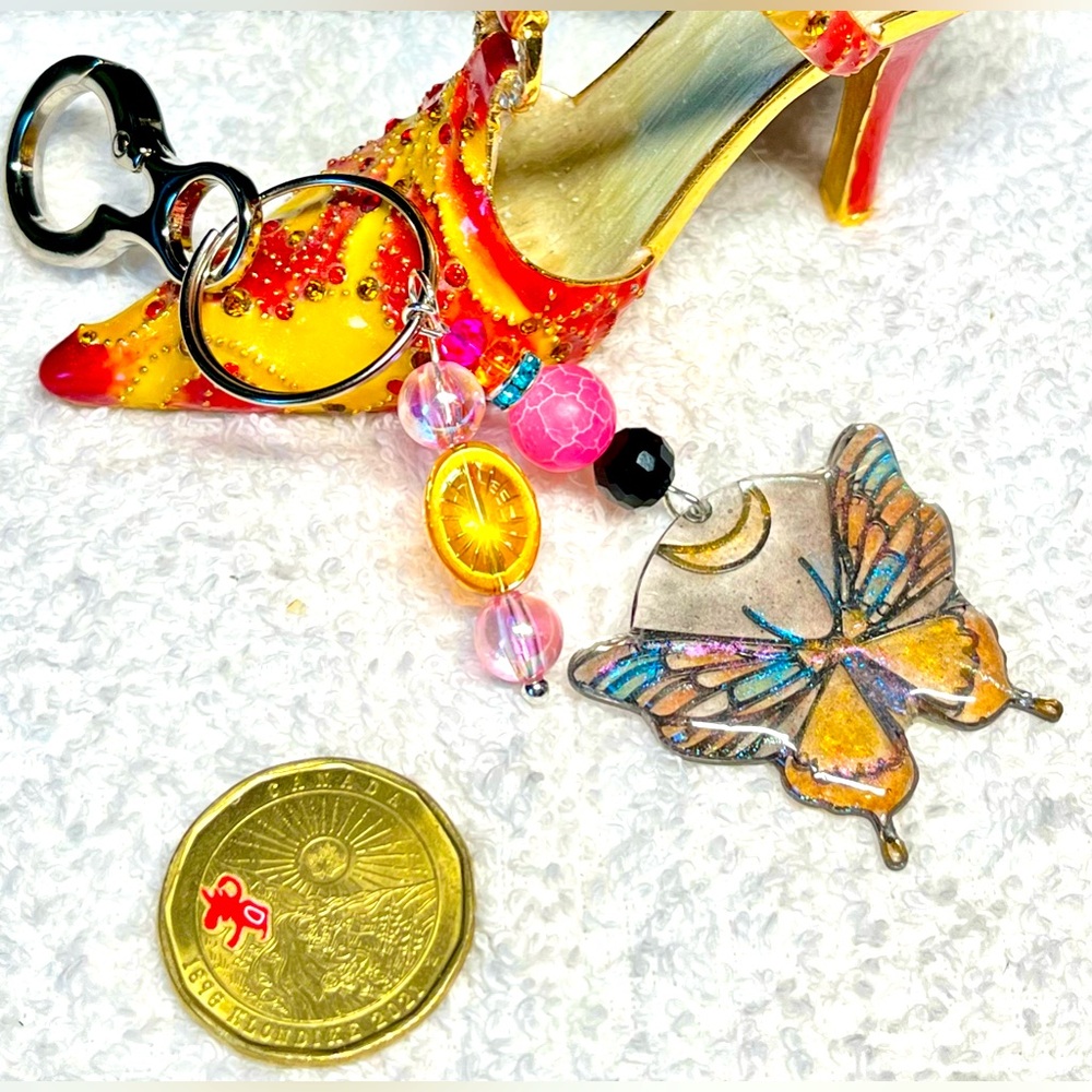 🦋 butterfly theme keychain with a touch of bling-Handpainted resin